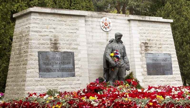 Бронзовый солдат: памятник воинам-освободителям Таллина